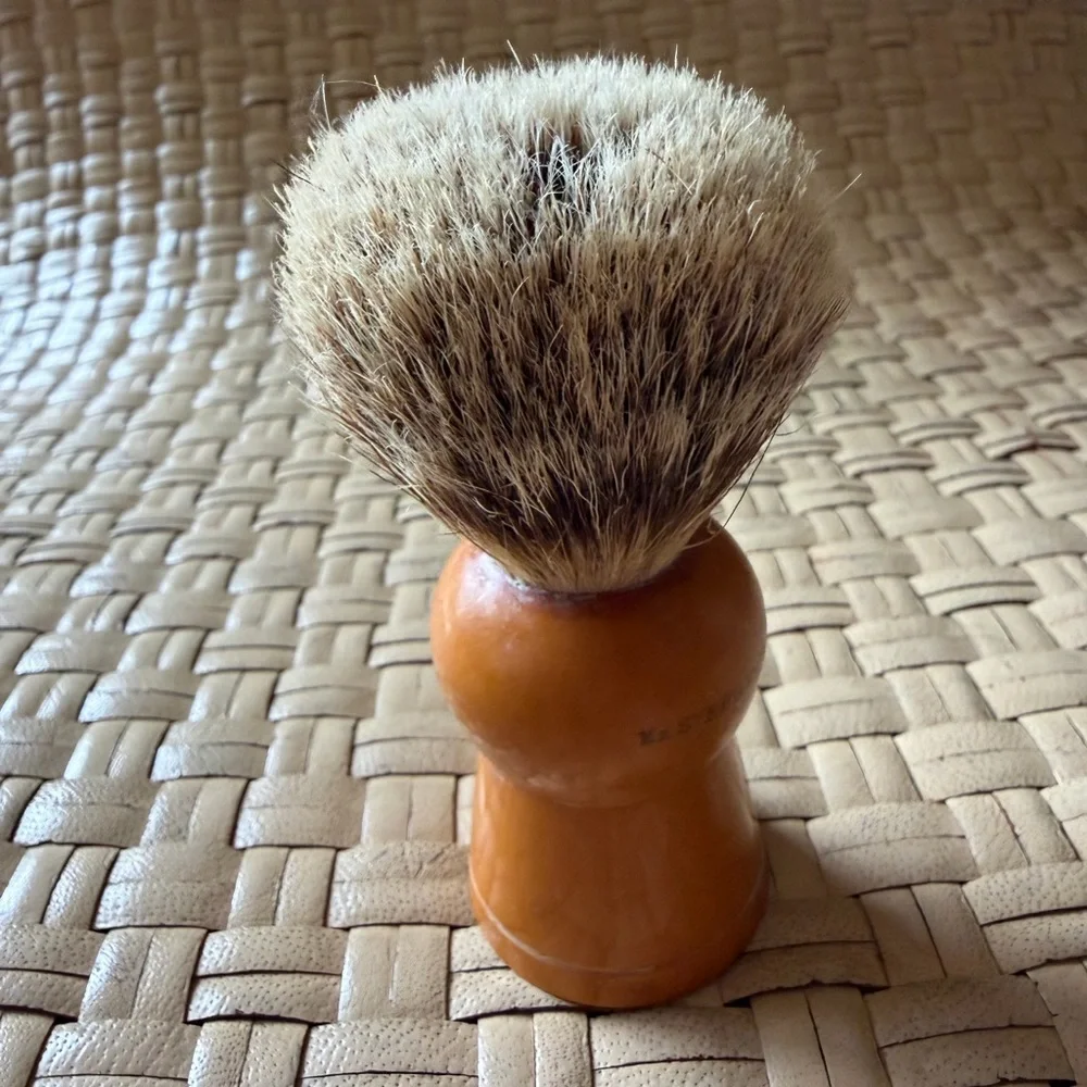 Antique Simpson badger shaving – butter butterscotch, bakelite handle